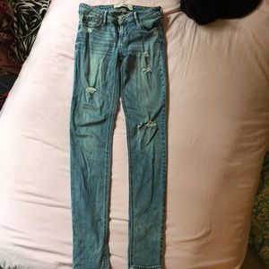 Ripped Light Wash Hollister Jeans